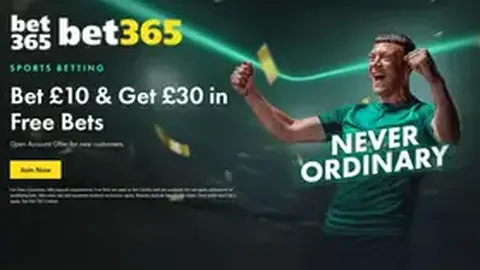 “琼斯背身控球突破，空中转身轻松得分”